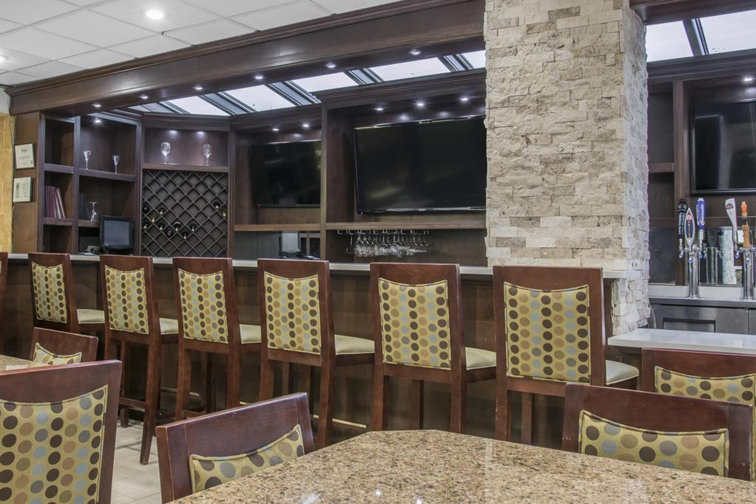 罗穆卢斯都会机场康福特茵酒店 罗缪勒斯 外观 照片